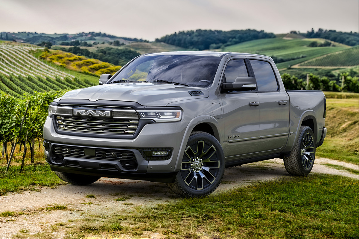 Stellantis решил отложить старт электрического пикапа Ram и сделал ставку на Ramcharger