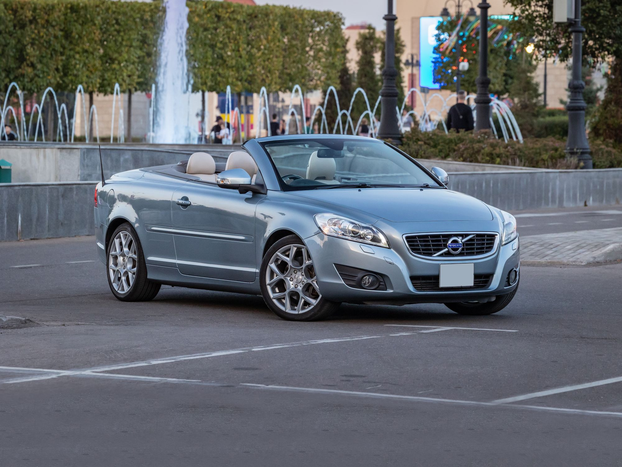 Неправильный швед: опыт владения праворульной Volvo C70 II