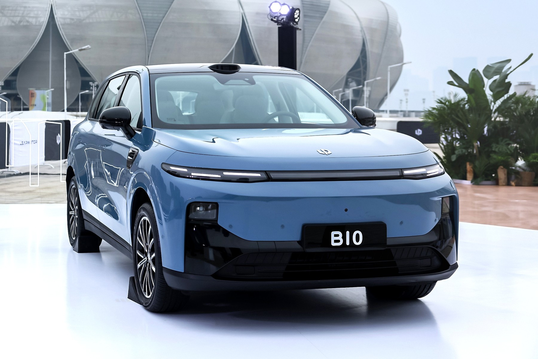 Недорогой китайский кроссовер Leapmotor B10 получит испанскую прописку