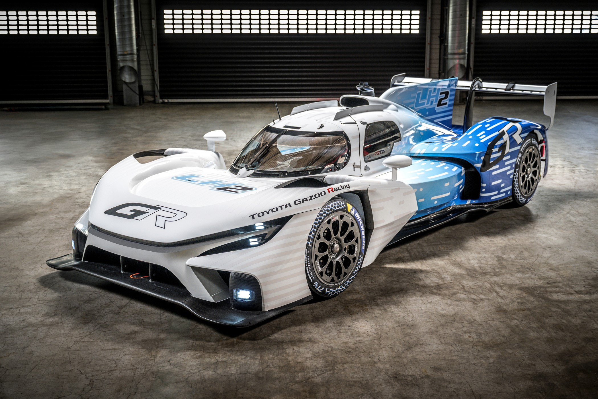 Toyota прогревает Ле-Ман жидким водородом: представлен спортпрототип GR LH2 Racing