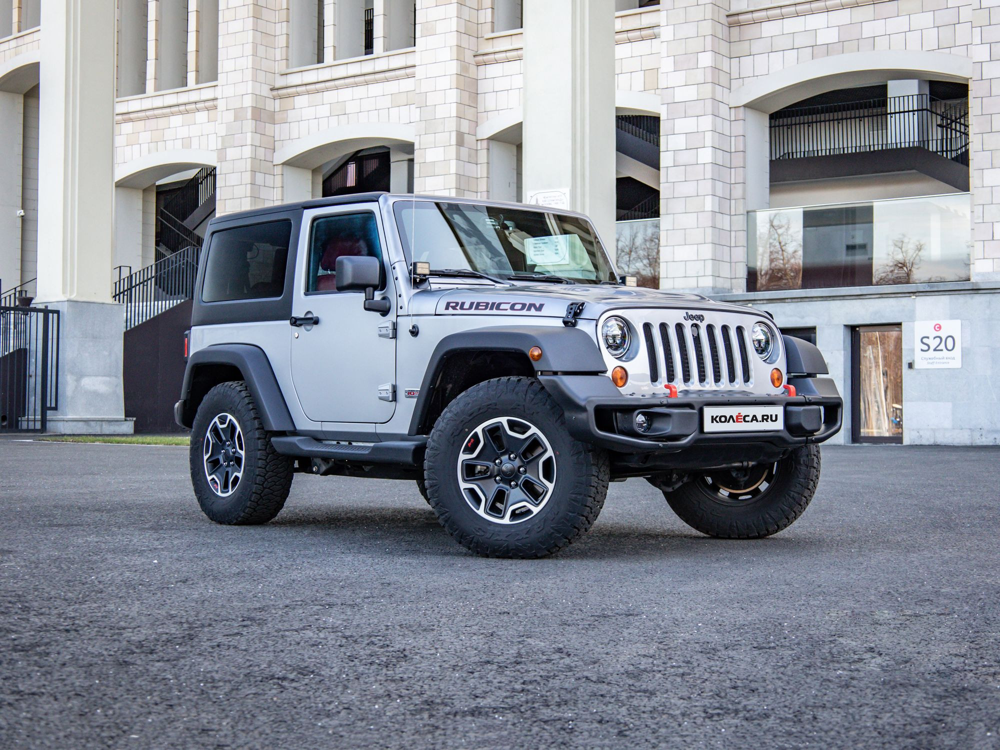 Рок кроулинг в городских джунглях: опыт владения Jeep Wrangler Rubicon JK