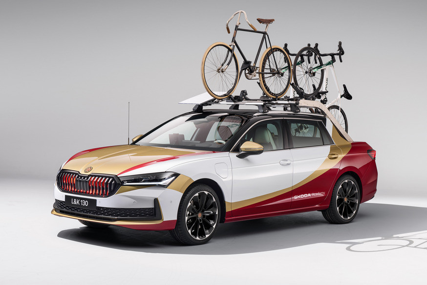Skoda Superb превратили в пикап со сдвижной пассажирской дверью