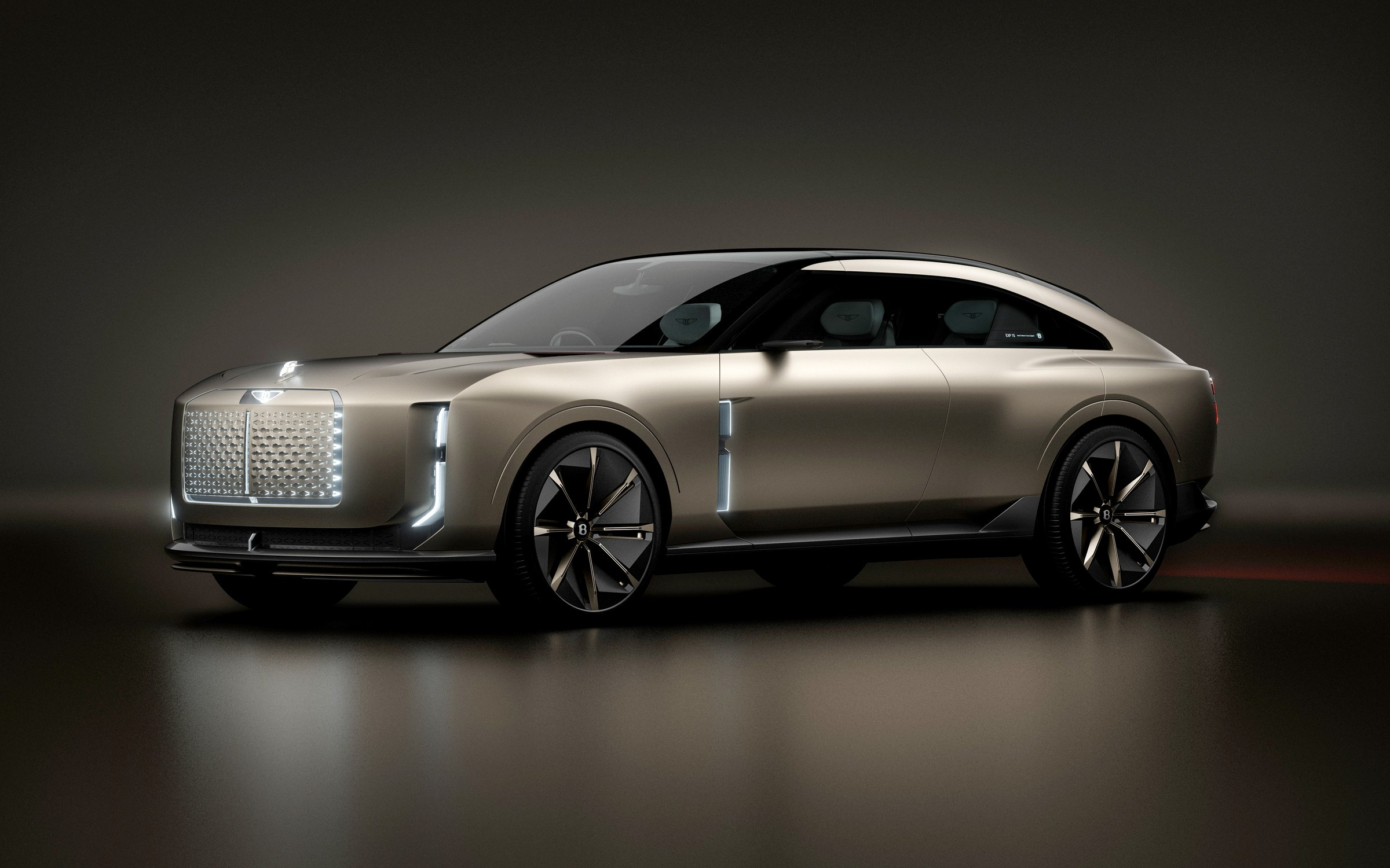 Программный концепт Bentley EXP 15: асимметричное кросс-купе без круглых фар
