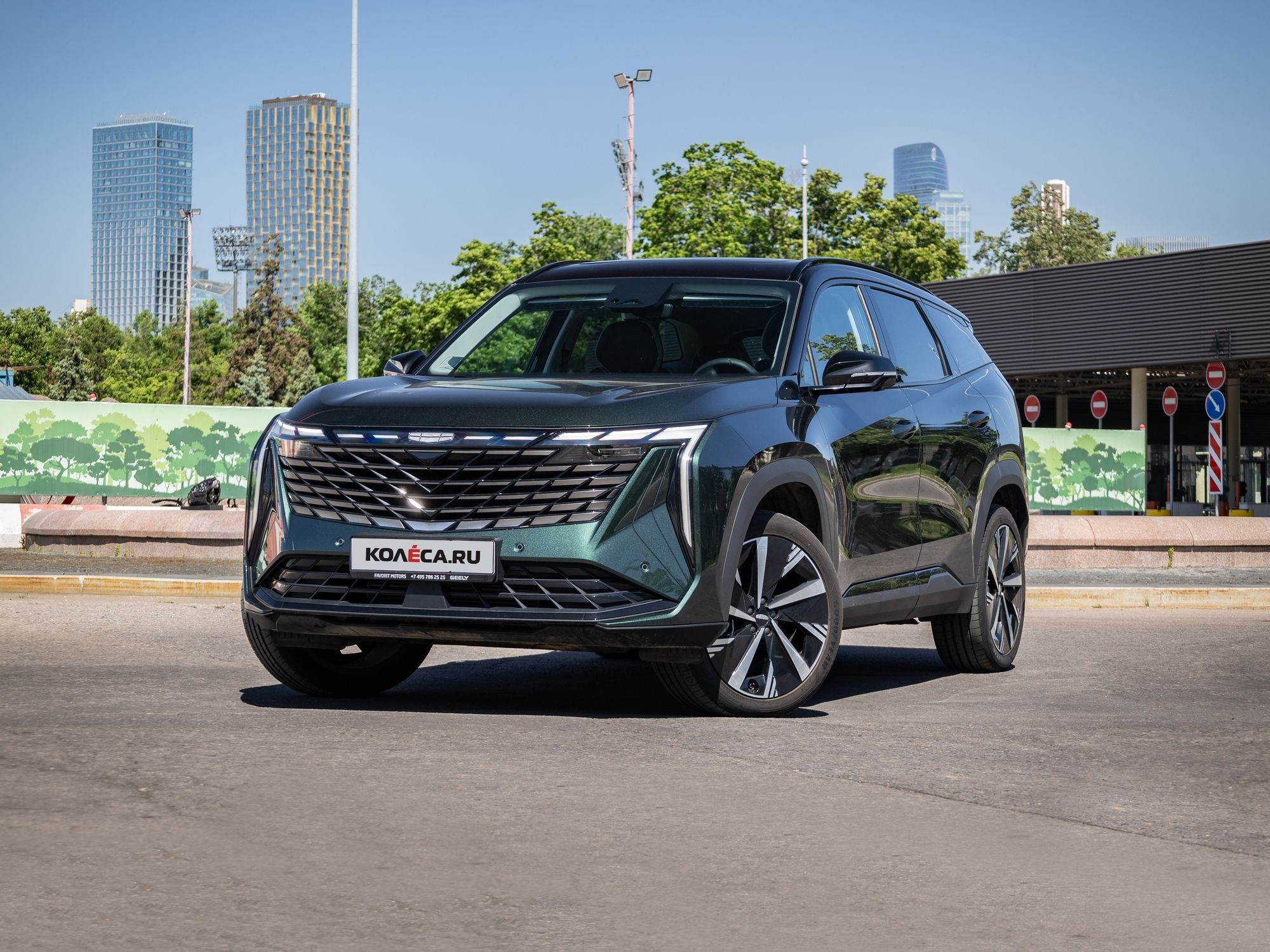 Эксперты будут довольны: тест-драйв Geely Atlas AWD