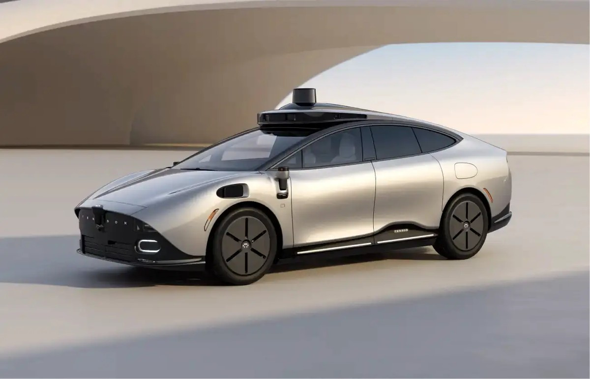 Tensor Robocar: приватный беспилотный автомобиль, который будет собирать VinFast