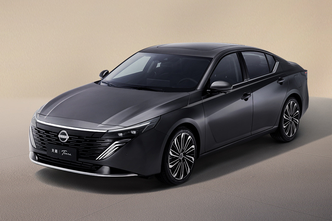 Новый седан Nissan Teana показался на официальных снимках